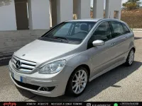 Usata Mercedes B200 140 CV (102 kW) 2006 Argento Monovolume