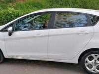 Usata Ford Fiesta Titanium 60 CV (44 kW) 2012 Bianco Utilitaria