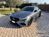 Usata Mercedes E220 AMG line 194 CV (142 kW) 2018 Grigio Coupé