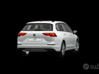Usata VW Golf VIII Life 116 CV (85 kW) 2022 Bianco Station wagon
