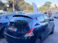 Usata Lancia Ypsilon Gold 69 CV (50 kW) 2017 Bluazzurro Utilitaria