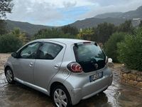 Gebraucht Toyota Aygo 68 PS (50 kW) 2010 Grau Kleinwagen