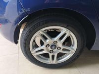 Usata Ford Fiesta 75 CV (55 kW) 2015 Blu elettrico Berlina
