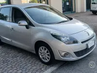 Usata Renault Scénic III 110 CV (80 kW) 2011 Grigio Monovolume