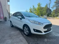 Usata Ford Fiesta 75 CV (55 kW) 2017 Bianco Utilitaria