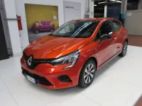 Usata Renault Clio V Equilibre 67 CV (49 kW) 2023 Arancione Berlina