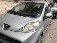 Usata Peugeot 107 68 CV (50 kW) 2009 Grigio Utilitaria