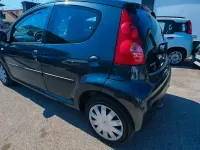 Usata Peugeot 107 68 CV (50 kW) 2009 Blu Utilitaria