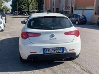 Usata Alfa Romeo Giulietta Exclusive 105 CV (77 kW) 2012 Bianco Berlina