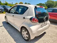 Usata Toyota Aygo 68 CV (50 kW) 2012 Bianco Utilitaria