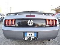 Usata Ford Mustang GT 213 CV (156 kW) 2007 Grigio Cabrio