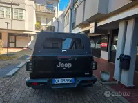 Usata Jeep Gladiator 264 CV (194 kW) 2022 Nero Pick-up