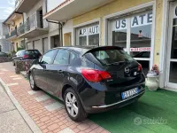 Usata Opel Astra Cosmo 110 CV (80 kW) 2014 Nero Berlina