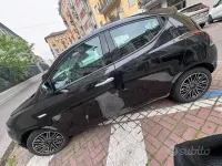 Usata Lancia Ypsilon 69 CV (50 kW) 2018 Blu Utilitaria