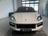 Usata Porsche Cayenne 470 CV (345 kW) 2024 Bianco SUV