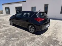 Usata Toyota Auris Hybrid Active 99 CV (72 kW) 2015 Nero metallizzato Berlina