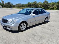 Usata Mercedes E220 150 CV (110 kW) 2003 Grigio Berlina