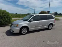 Usata Lancia Voyager Gold 163 CV (119 kW) 2012 Grigio Monovolume