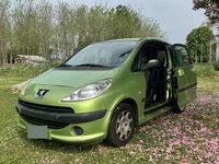 Usata Peugeot 1007 73 CV (53 kW) 2006 Verde Monovolume