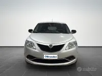 Usata Lancia Ypsilon Gold 69 CV (50 kW) 2017 Grigio Utilitaria