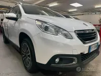 Usata Peugeot 2008 Active 82 CV (60 kW) 2016 Bianco SUV