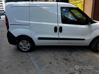 Usata Fiat Doblò 105 CV (77 kW) 2021 Bianco Monovolume