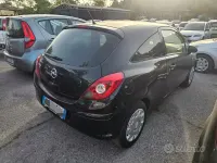 Usado Opel Corsa Club 80 CV (58 kW) 2010 Negro Utilitario