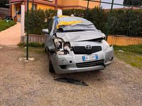 Usata Toyota Yaris 90 CV (66 kW) 2006 Grigio Utilitaria