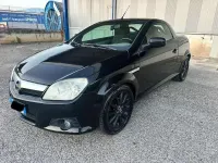 Usata Opel Tigra Sport 69 CV (50 kW) 2010 Nero Cabrio