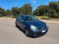 Usata Renault Clio II 65 CV (47 kW) 2005 Blu Berlina
