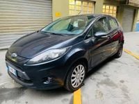 Usata Ford Fiesta Titanium 82 CV (60 kW) 2010 Grigio Utilitaria