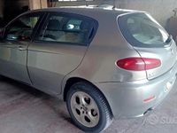 Usata Alfa Romeo 147 116 CV (85 kW) 2006 Grigio Utilitaria