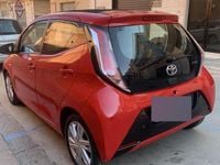 Usata Toyota Aygo 69 CV (50 kW) 2015 Rosso Utilitaria
