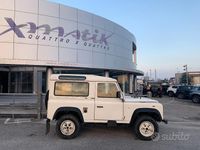Usata Land Rover Defender 122 CV (89 kW) 1987 Bianco pastello Station wagon