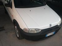 Usata Fiat Strada 63 CV (46 kW) 2001 Bianco Pick-up