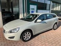 Usata Volvo V60 Momentum 114 CV (83 kW) 2012 Grigio Station wagon