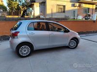Usata Toyota Yaris Sol 101 CV (74 kW) 2009 Grigio Utilitaria