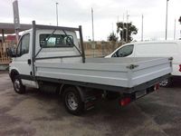 Usata Iveco Daily 129 CV (94 kW) 2000 Bianco