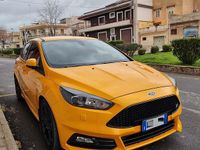 Usata Ford Focus ST 250 CV (183 kW) 2017 Giallo Berlina