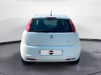 Usata Fiat Grande Punto Active 65 CV (47 kW) 2008 Bianco Utilitaria