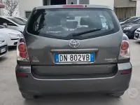 Usata Toyota Corolla Verso 140 CV (102 kW) 2008 Grigio Monovolume