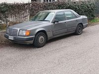 Usata Mercedes 200 122 CV (89 kW) 1993 Bronzo Berlina