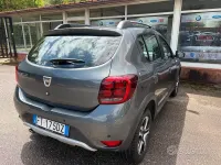 Usata Dacia Sandero Stepway 90 CV (66 kW) 2018 Grigio SUV