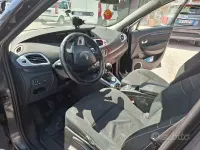 Usata Renault Scénic III 110 CV (80 kW) 2011 Grigio Monovolume