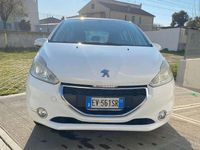 Usata Peugeot 208 Active 68 CV (50 kW) 2014 Bianco Utilitaria