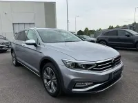 Usata VW Passat 200 CV (147 kW) 2024 Grigio Station wagon