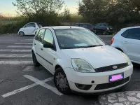 Usata Ford Fiesta 69 CV (50 kW) 2003 Bianco Utilitaria