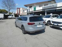 Usata VW Passat Alltrack 200 CV (147 kW) 2023 Grigio Station wagon