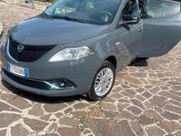 Usata Lancia Ypsilon Gold 69 CV (50 kW) 2017 Grigio Utilitaria