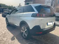 Usata Peugeot 5008 Allure 130 CV (95 kW) 2023 Bianco SUV